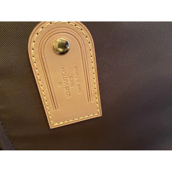 Authentic Louis Vuitton pegase 70 monogram - Picture 9 of 9